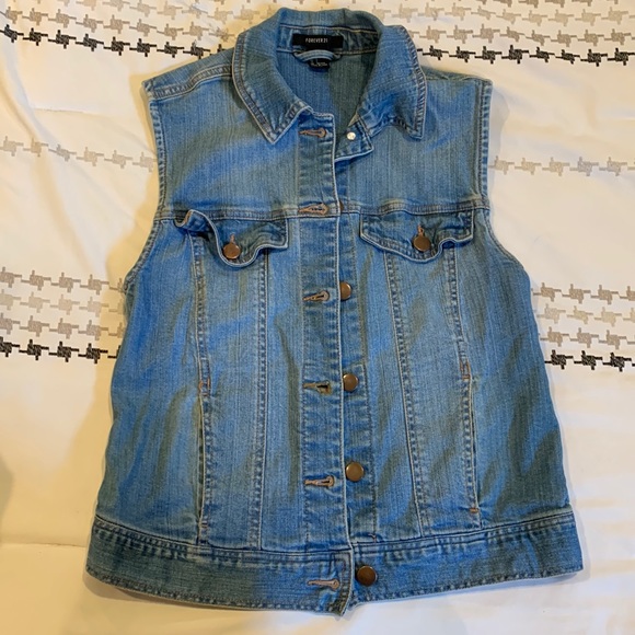 Jean vest - Picture 1 of 3